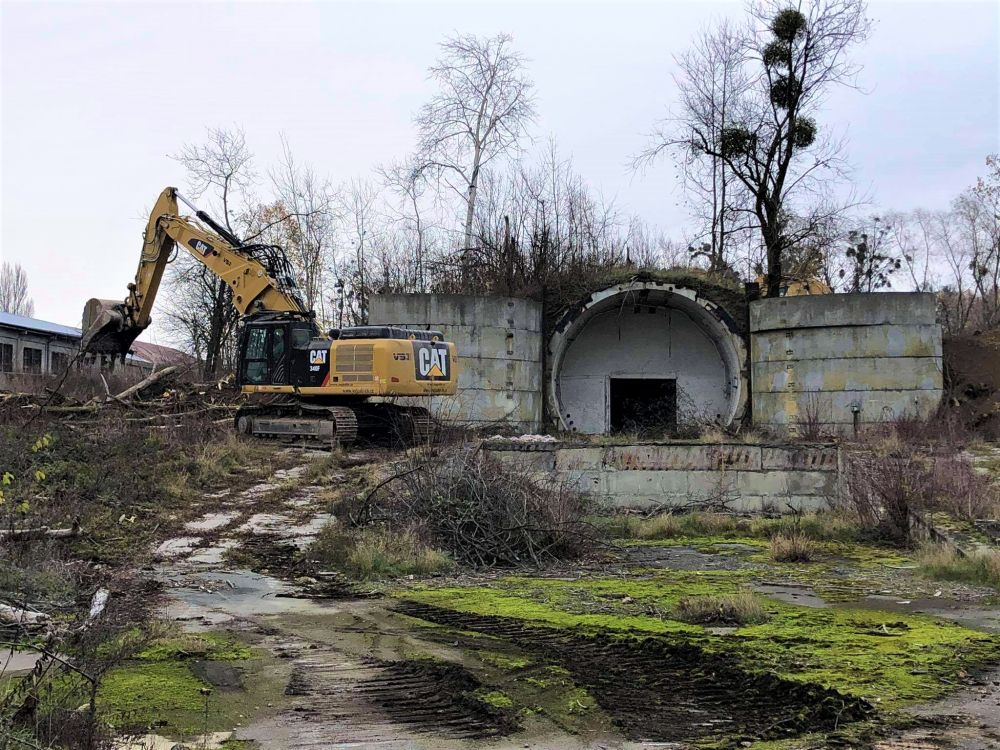 Demolice objektů v bývalých kasárnách Jaslo,